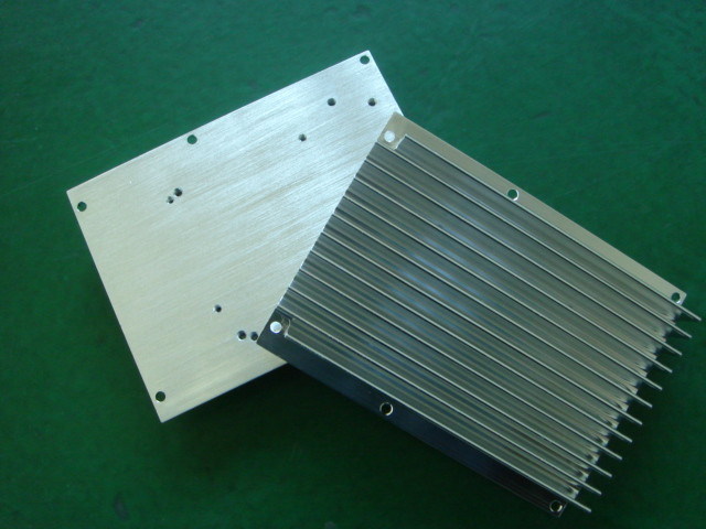 급속한 시제품 CNC 정밀도 변환 코팅을 가진 기계로 가공 알루미늄 밀어남 열 싱크